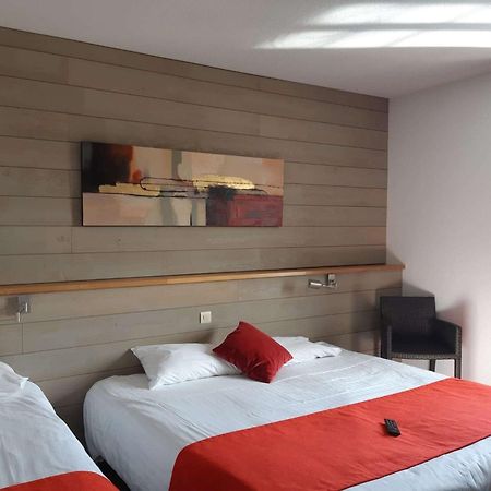 Brit Hotel Du Golf Le Lodge Salies-de-Béarn Esterno foto