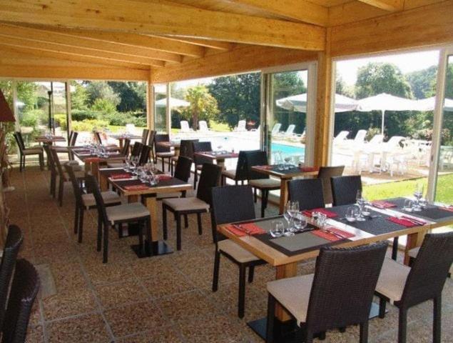 Brit Hotel Du Golf Le Lodge Salies-de-Béarn Esterno foto