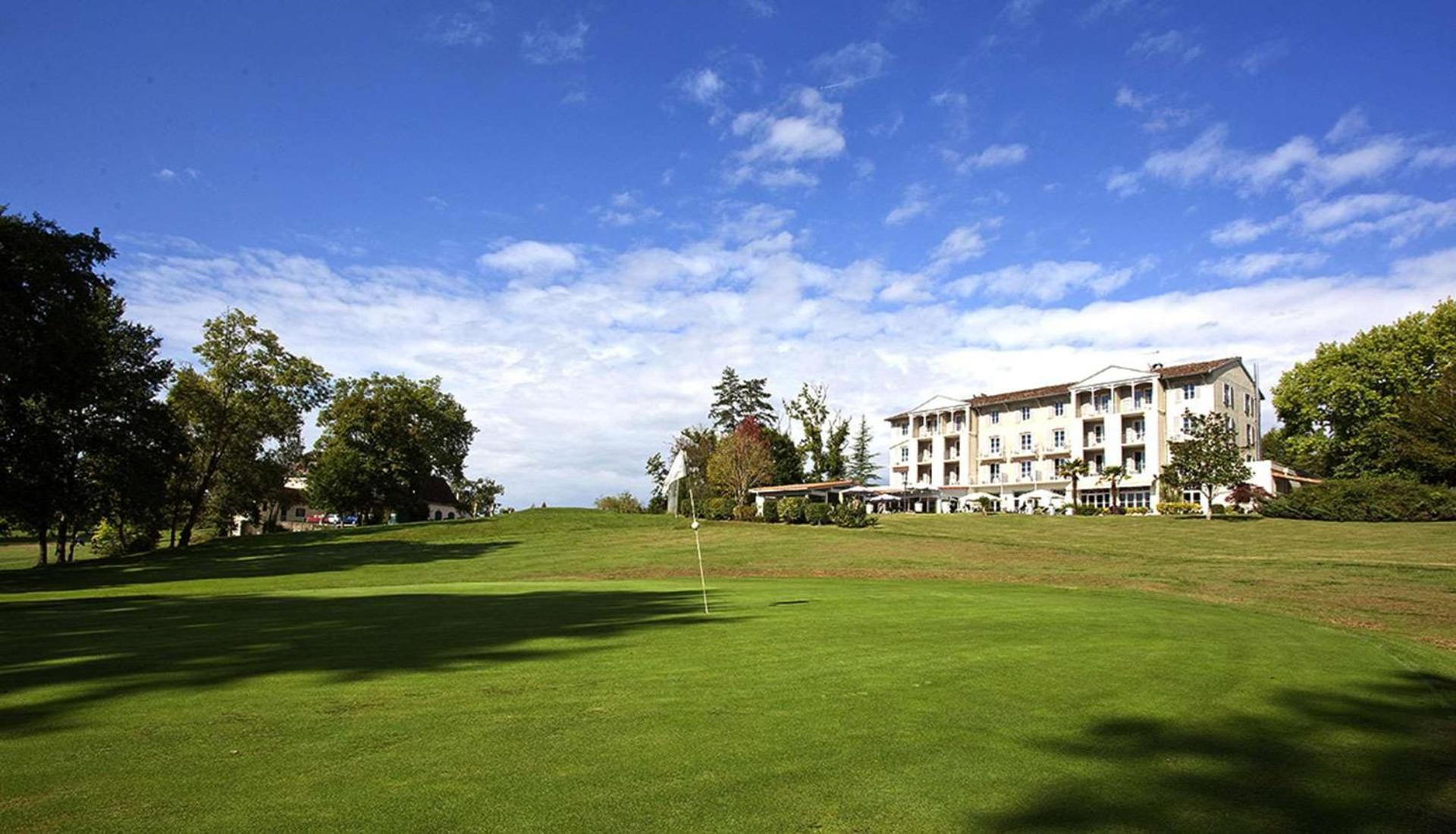 Brit Hotel Du Golf Le Lodge Salies-de-Béarn Esterno foto